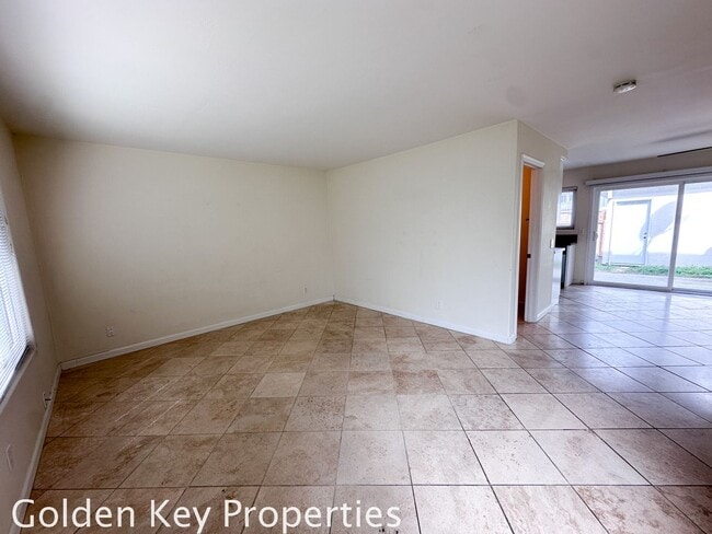 Photo - Remodeled condo in Bayshores in Oceanside!