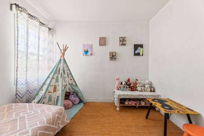 Photo - 7452 Jamieson Ave