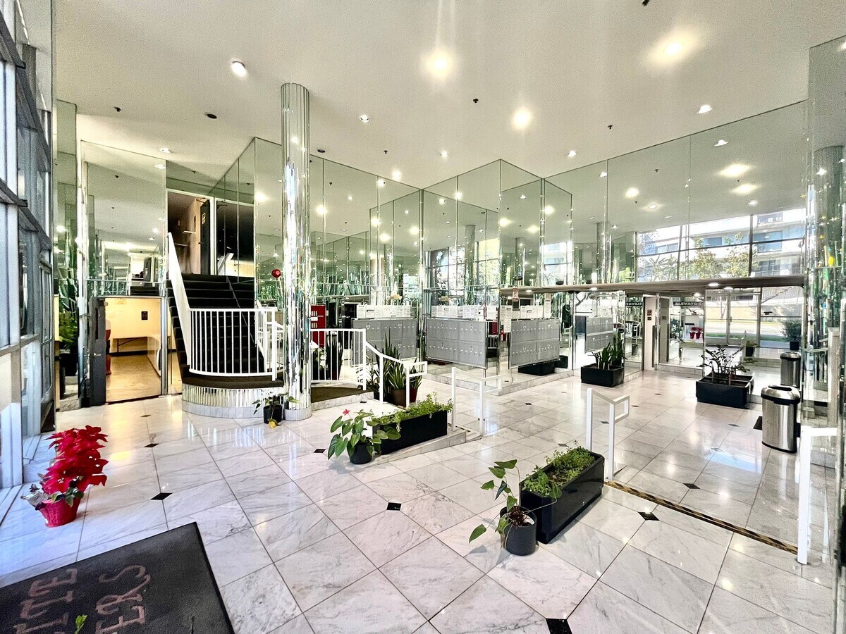 Photo - Lafayette Towers Apartment