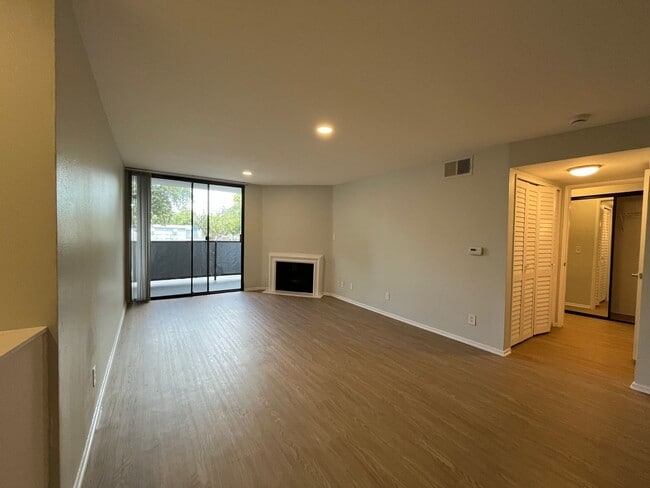 Photo - 5235 Kester Ave