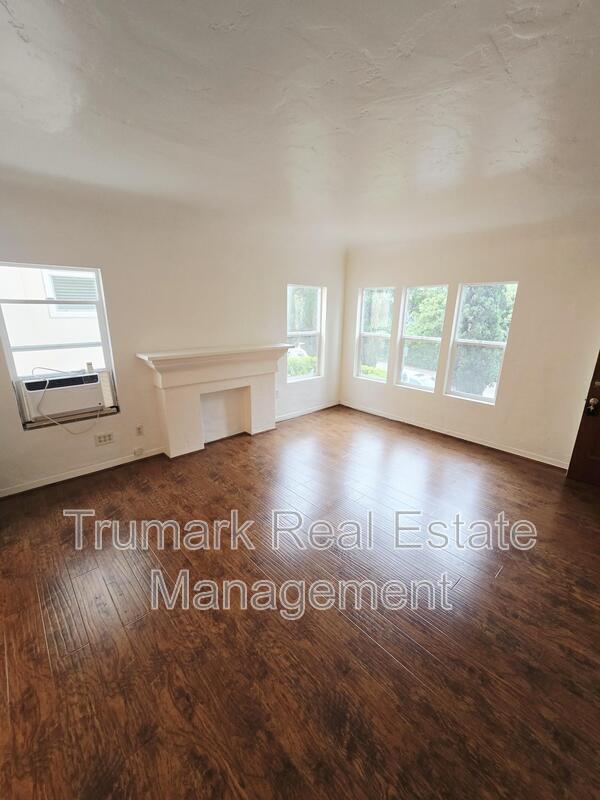 Photo - 4315 Avocado St Unit 4