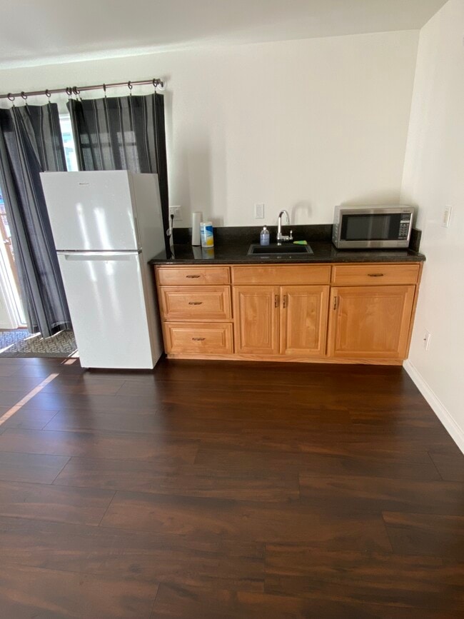 Building Photo - 2010 Pacific Ave Unit #1