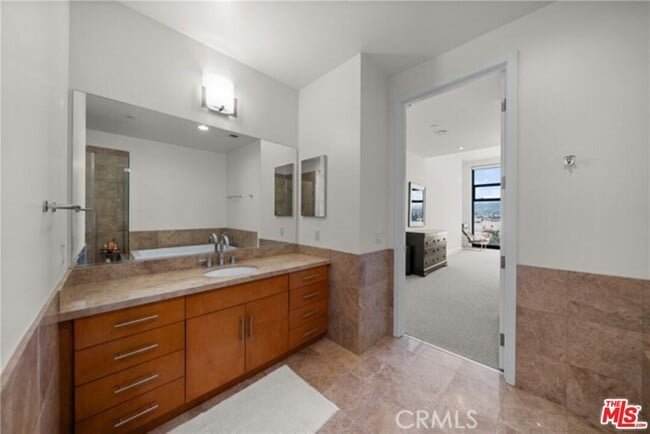 Photo - 3223 W 6th St Unit 704