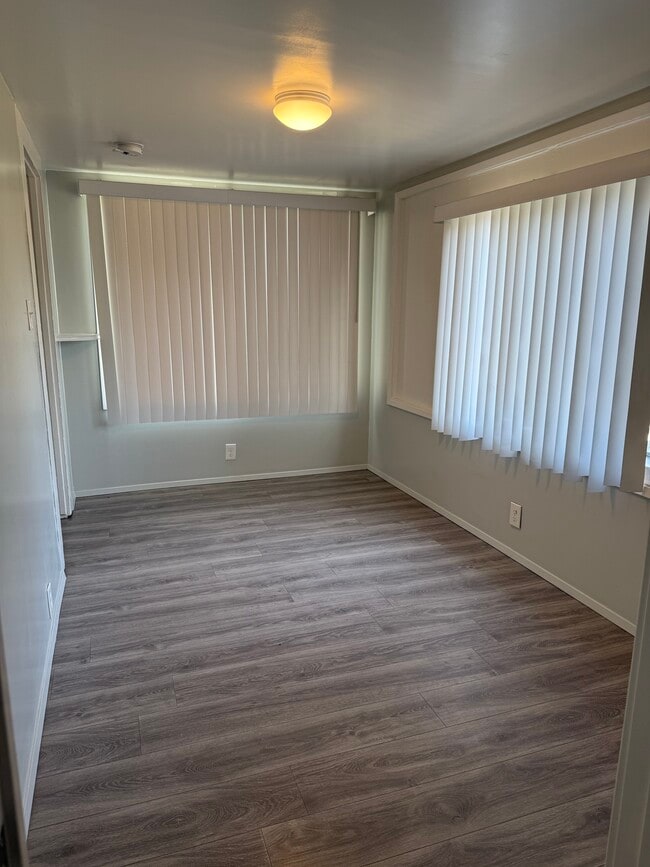 Photo - 2221 S Budlong Ave Unit 2221 1/2