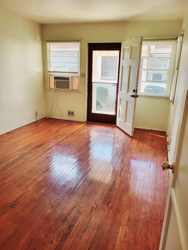 Photo - 2563 Nina St Unit 2563