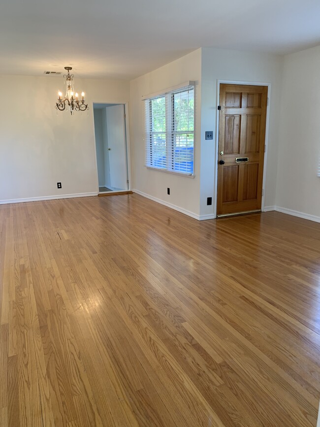 Photo - 10760 Russett Ave