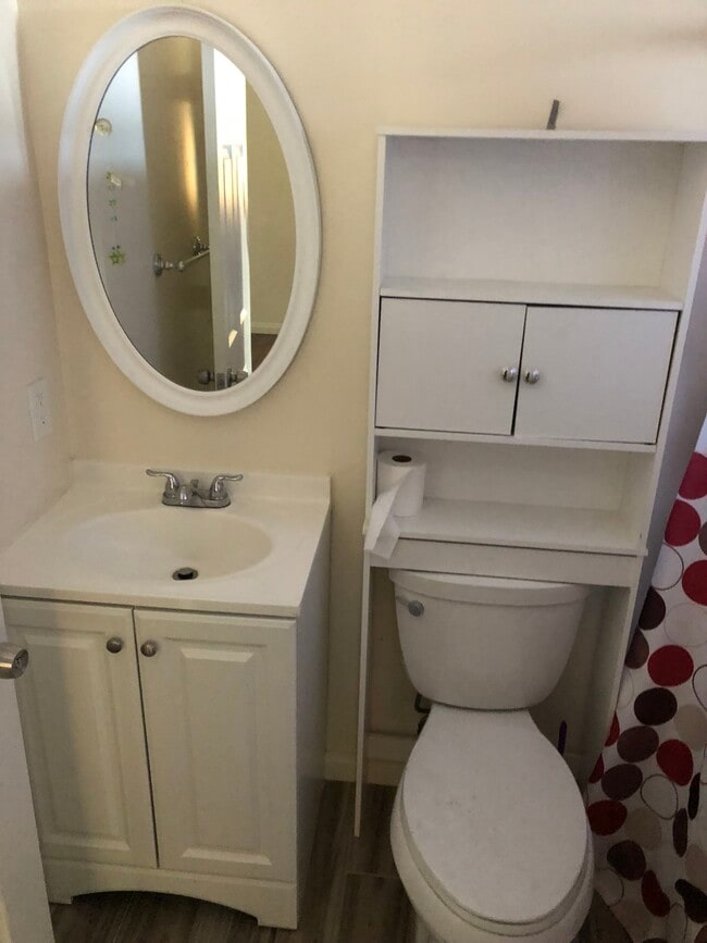 Photo - 18334 Lorne St