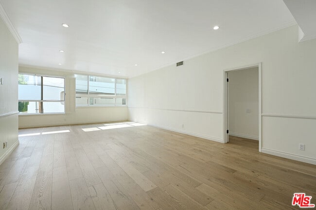 Photo - 435 N Palm Dr Unit 203