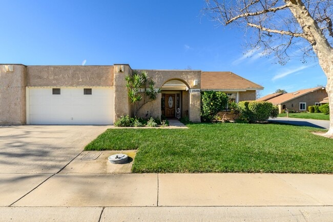 Building Photo - Large 2 Bed & 2 Bath Home Ready in Leisure Village