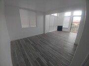 Den 2 - 1150 Granville Ave