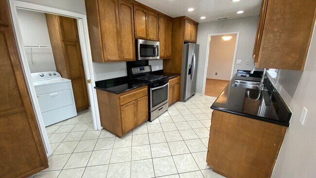 Photo - Large 3 bed 2 bath on 62nd!
