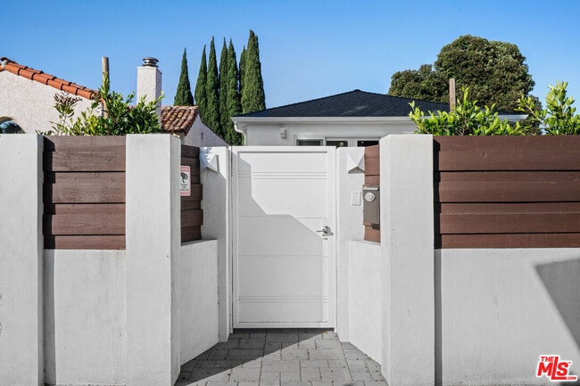 Photo - 2152 Parnell Ave