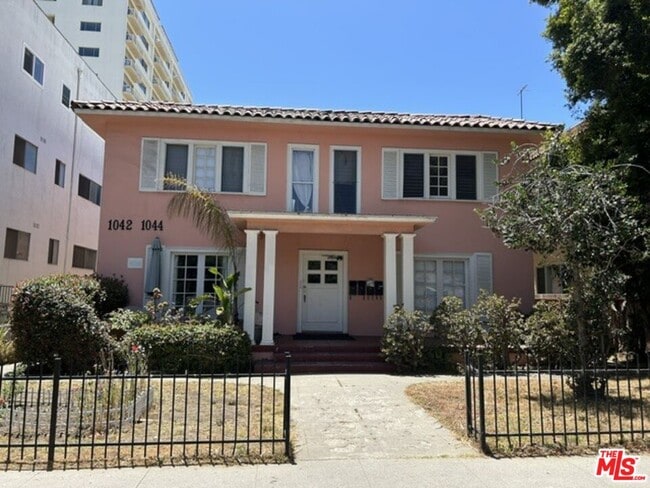 Building Photo - 1044 2nd St Unit B