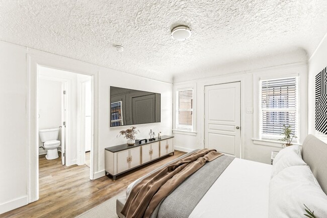 Building Photo - 314/316 W 50th St.