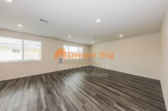 Photo - 24712 Hudson St