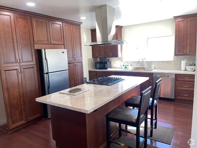 Building Photo - 13745 Cullen St Rental