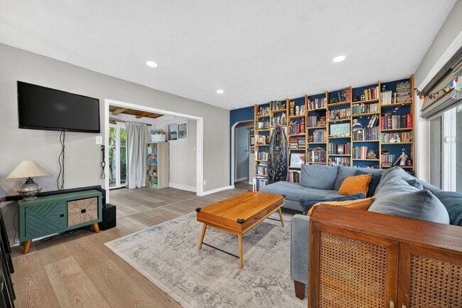 Photo - Beautiful 2 bedroom single family home available in Sunset Cliffs!