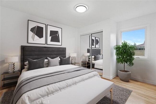 Photo - 14900 Doty Ave