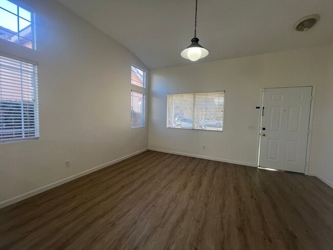 Photo - Beautiful upgraded 3 bedroom in Mission Grove!