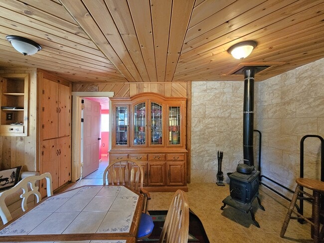 Photo - 46184 Park Dr