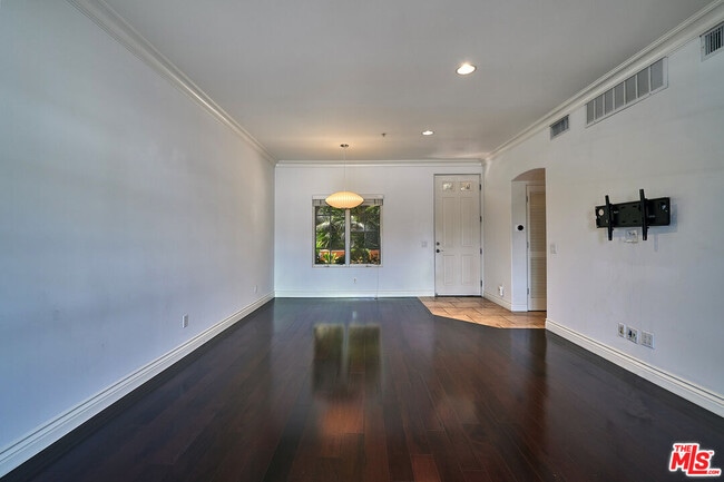 Photo - 851 N San Vicente Blvd Unit 102