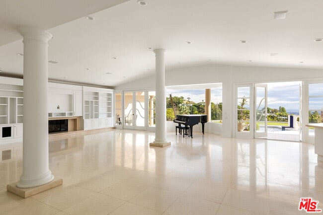 Photo - 1630 Carla Ridge