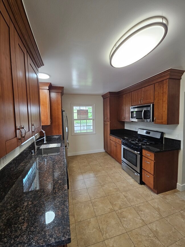 Kitchen - 7617 Wentworth St