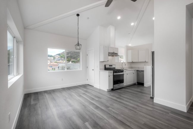 Photo - 188 Gosnell Way Unit 1