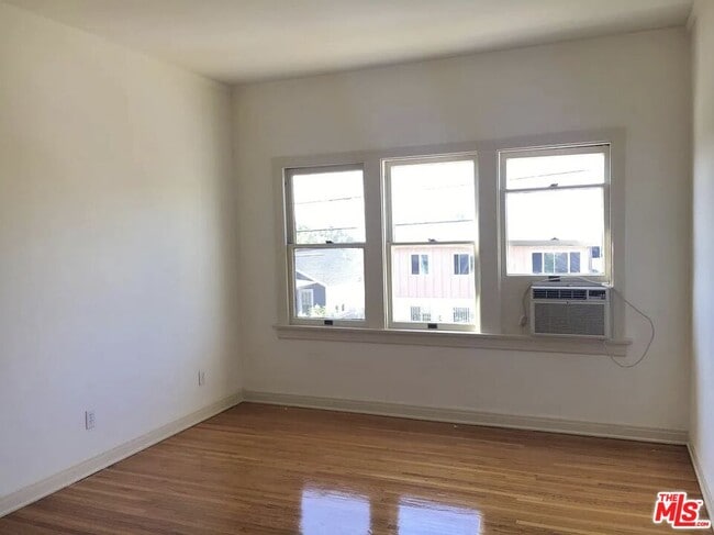 Photo - 1901 N Commonwealth Ave Unit 12