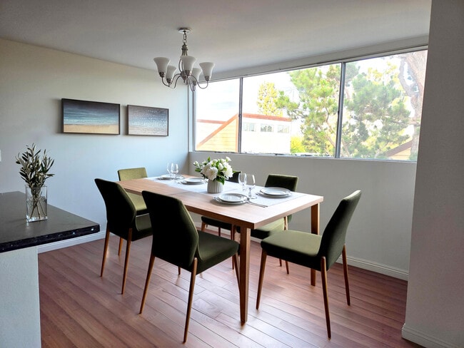 Building Photo - 6050 Canterbury Dr