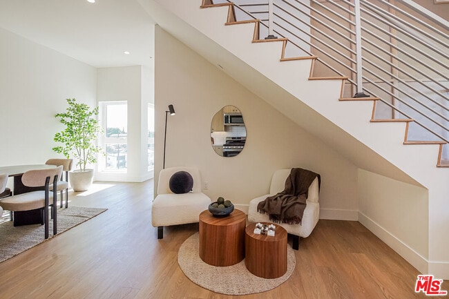 Photo - 611 N Virgil Ave Unit 506