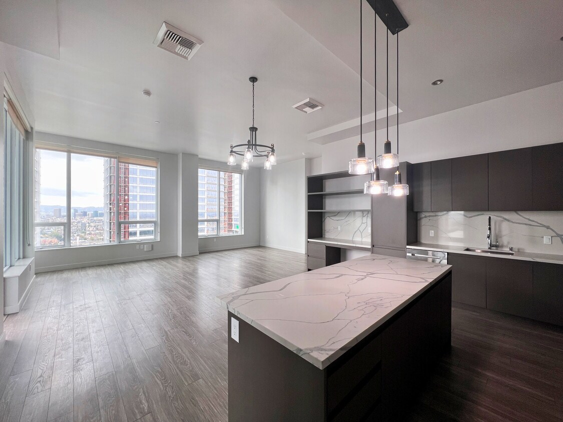 Floor Plan - 2 Bed 2 Bath +Den - 1543 sqft