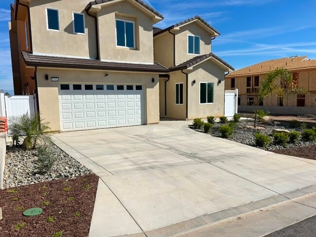 Photo - 1751 Duncan Way