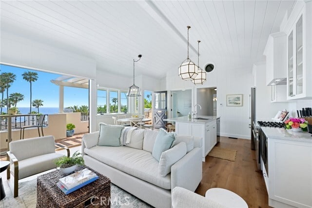 Building Photo - 360 Cliff Dr