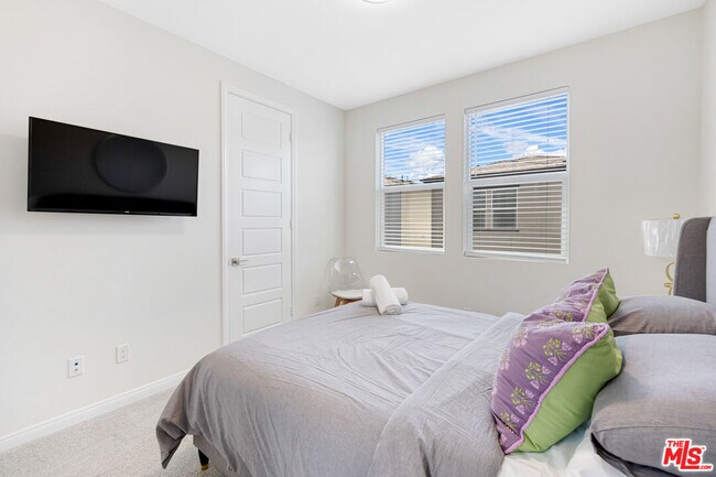 Photo - 768 Daniel Freeman Cir