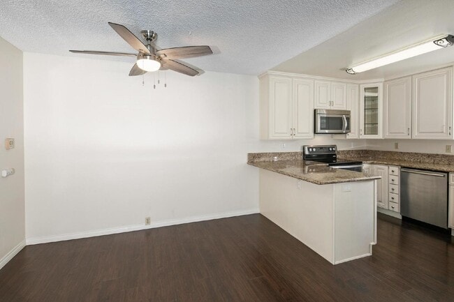 Photo - Stunning townhouse in La Jolla / North UTC area