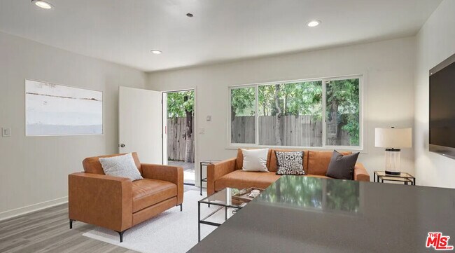 Photo - 656 Indiana Ave Unit 2