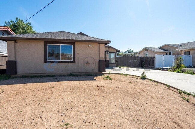 Photo - 1365 Valley View Ave