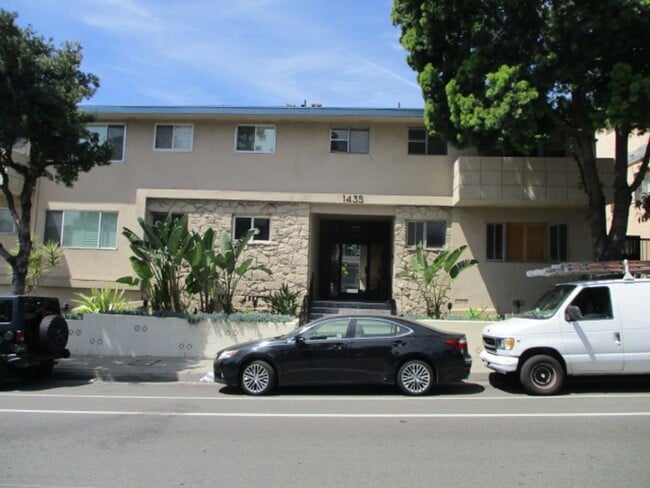 Lower 1+1 - Lower 1+1 Condo
