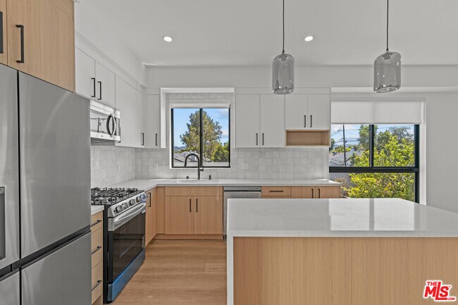 Photo - 5839 Kester Ave Unit 2