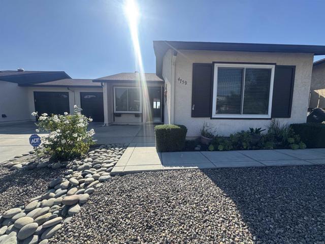 Building Photo - 4759 Live Oak Ct