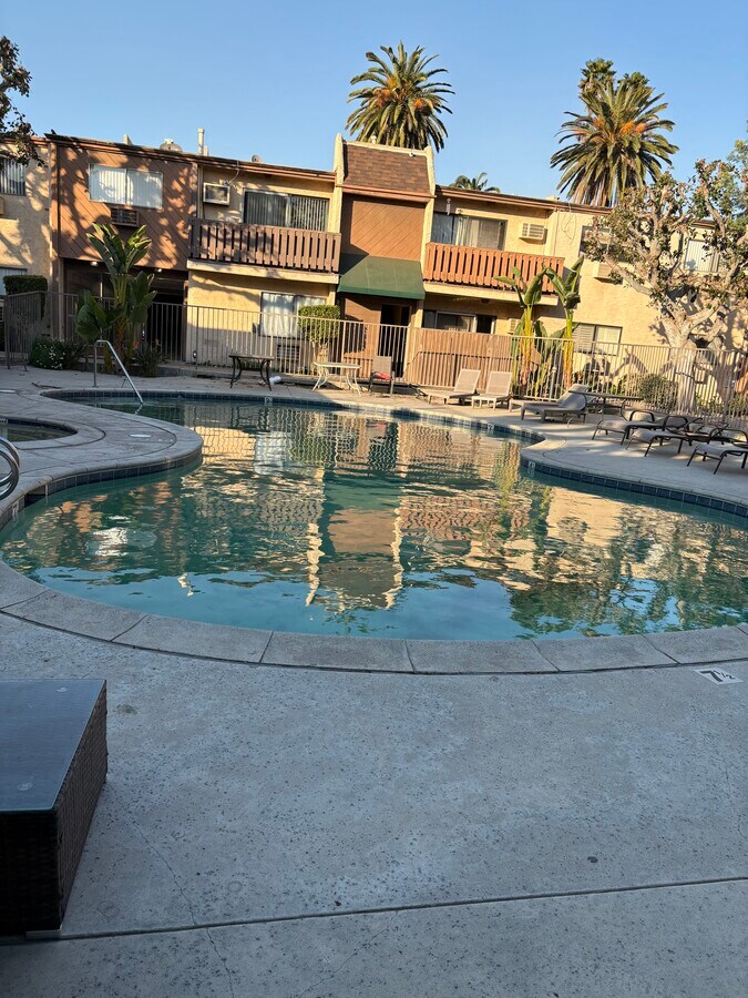 Photo - 17900 Sherman Way Unit 504