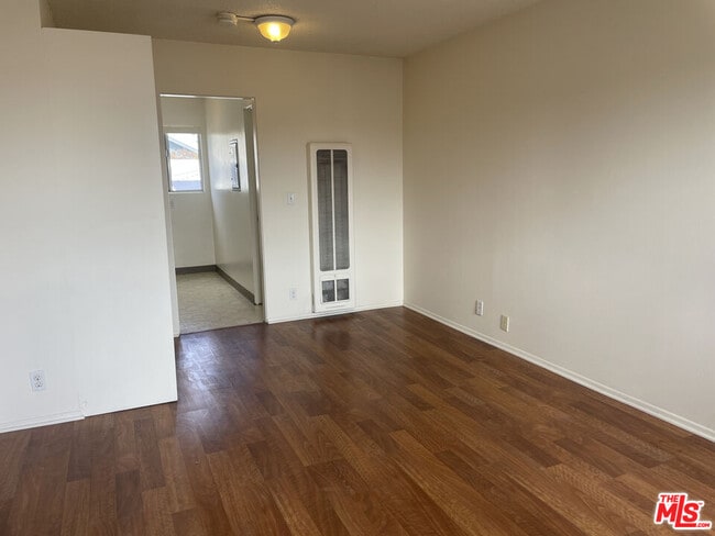 Photo - 1150 N Commonwealth Ave Unit #6