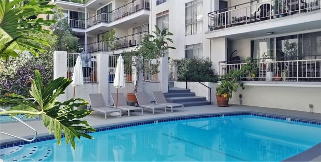 Building Photo - Luxurious 2 Bedroom, 2 Bath Condo in the Heart of Prime Hollywood