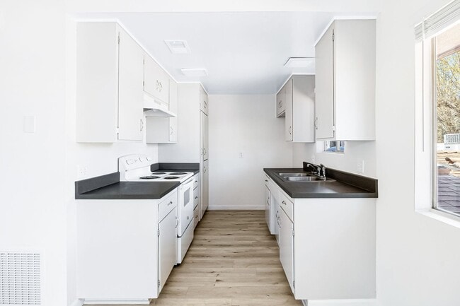 Photo - 55170 Airlane Dr Unit 8D