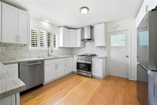 Photo - 23416 Community St