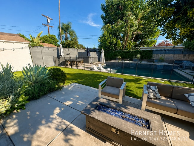 Photo - 14338 Califa St