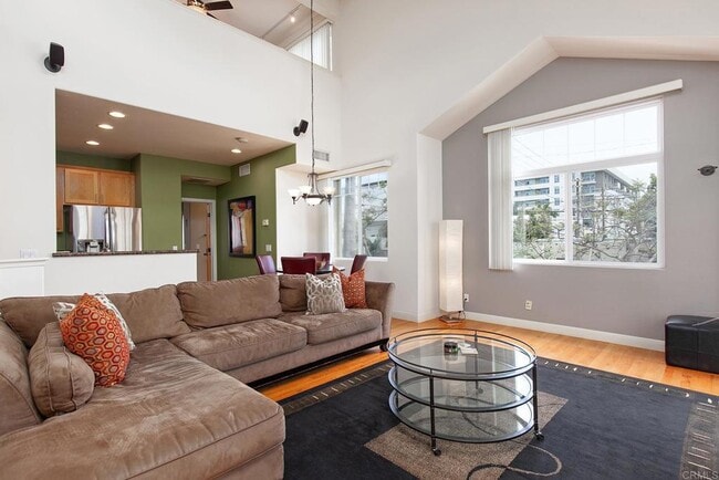 Photo - 420 Brookes Ave