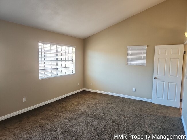 Photo - Spacious Town House