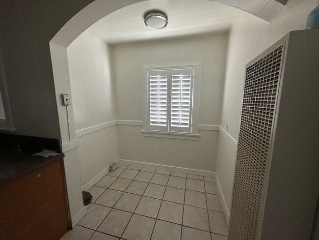 Photo - 902 W 73rd St Unit 73rd Street